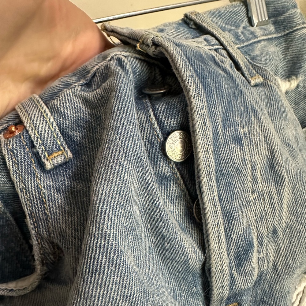 Levi’s Women’s 501 High Waisted Distressed Denim Shorts Medium Wash 28” waist - Picture 3 of 10